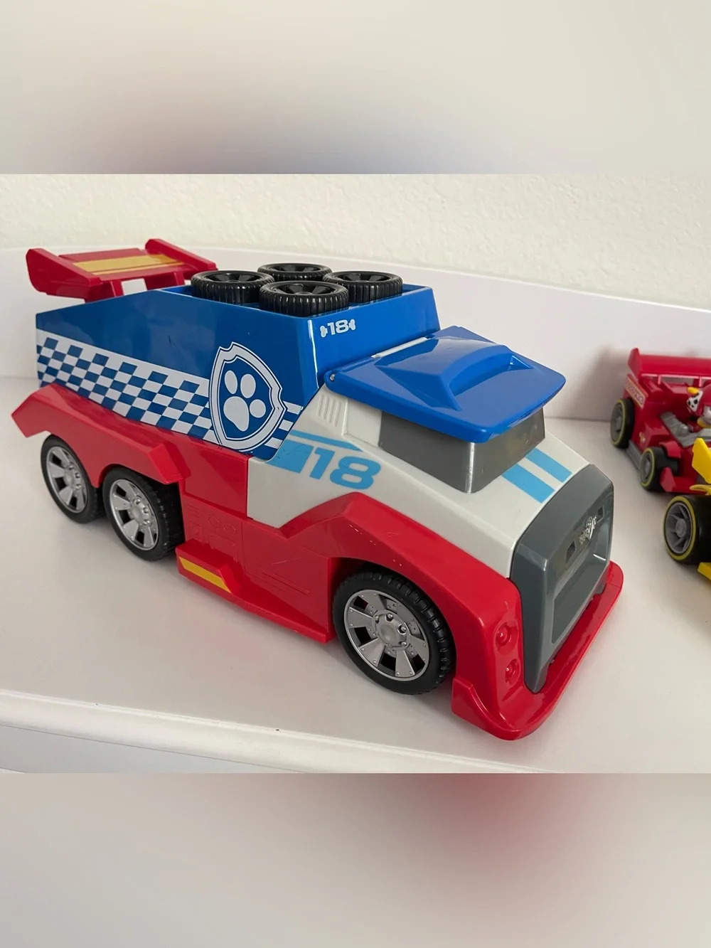 Paw Patrol Ready Race Rescue Set INCLUDING Mobile Pit Stop Team Vehicle